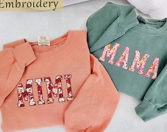 Mama Sweatshirt, Custom Embroidered Sweatshirt, Mothers Day Gift, Mom Sweatshirt, Gift for Mom, Floral Momogram Shirt, Womens Sweatshirt