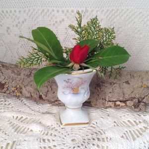 Limoges Frankreich Miniatur Vase Medici Porzellan von Limoges Manufacture du Lys Royal Limoges Authentische Mini Vase Weißer Korb Blumen
