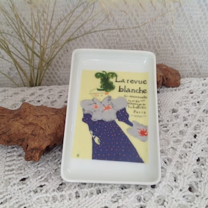 Mini Vide Poche en Porcelaine de Limoges Based on Original Paintings by Toulouse Lautrec Published by Porcelaine Florence Limoges France