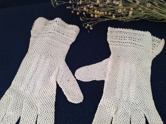 Paire De Gants Vintage Façon Crochet - Noir Et écru - Femme Taille Tour De Main 19 Cm