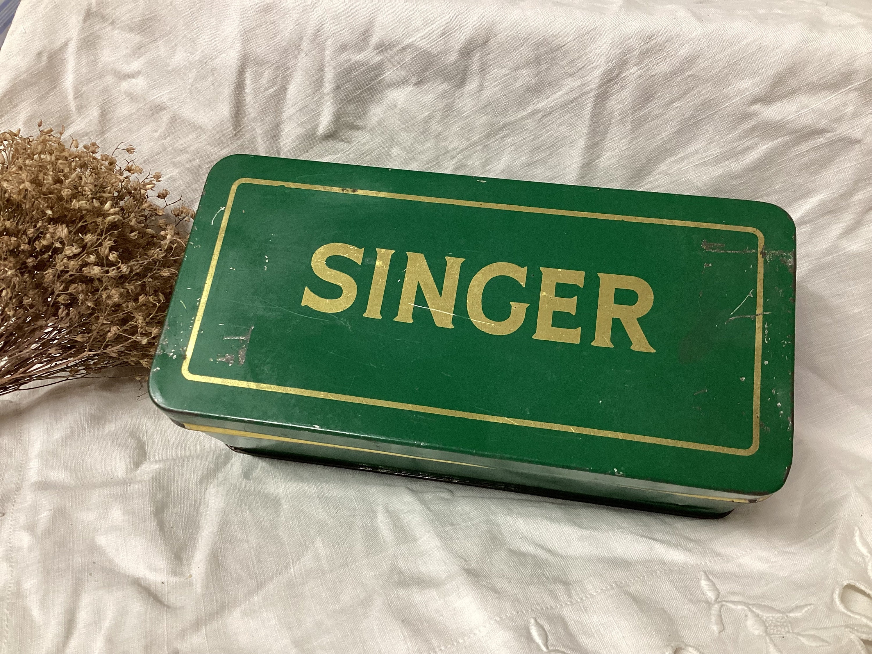 Singer Sewing Machine Lot of Attachments in Green Metal Tin Box 