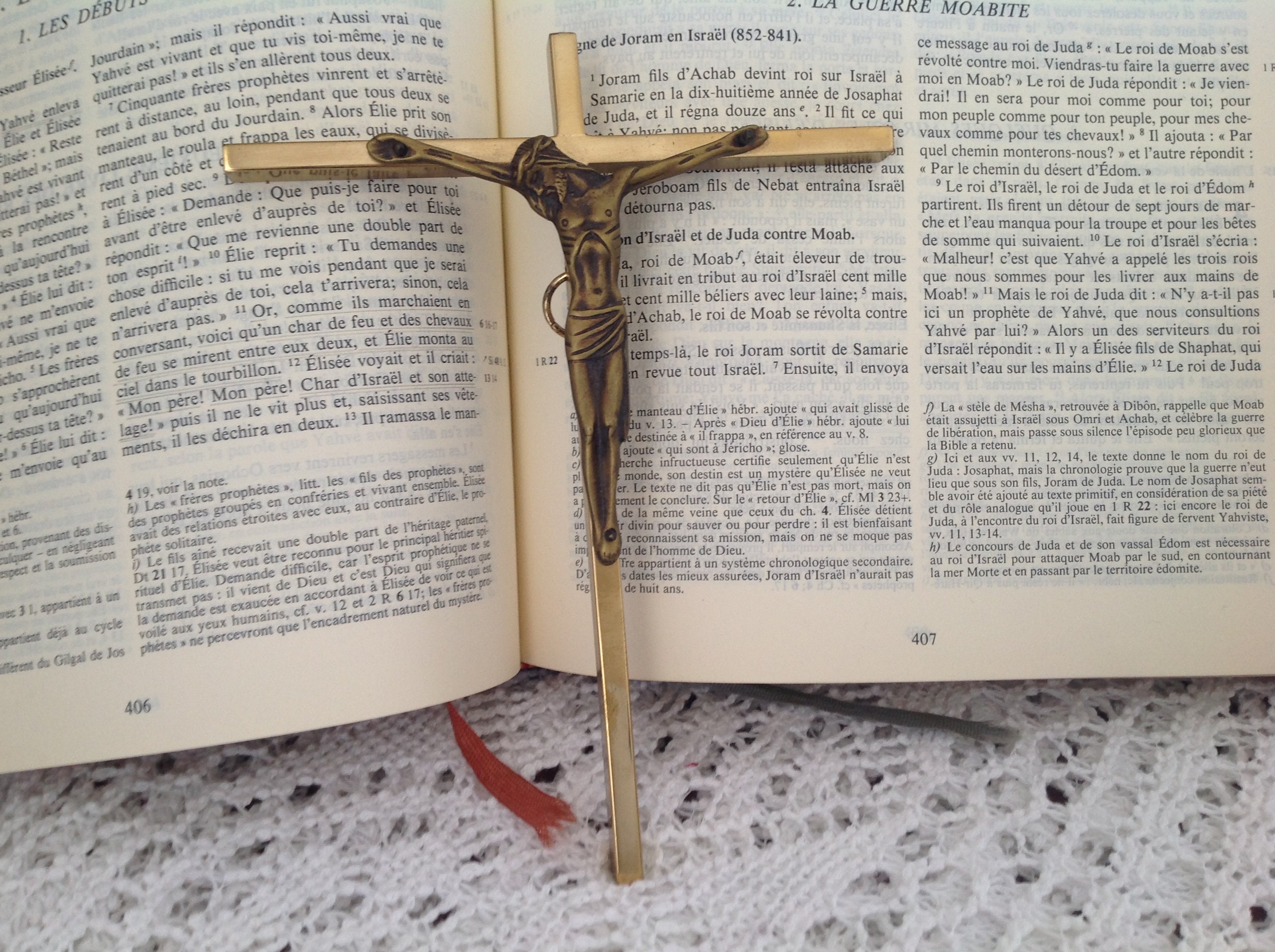 Croix en Laiton Christ Bronze sur Crucifix Murale à Suspendre