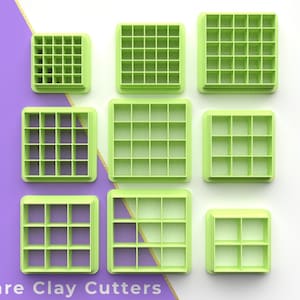 Pode incluir: Um conjunto de nove cortadores quadrados de argila em diferentes tamanhos, em verde claro, com um padrão de grade. O fundo é branco e roxo. O texto "Square Clay Cutters" está na parte inferior.