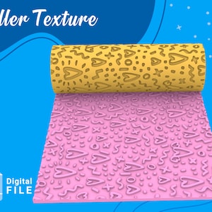 Può includere: Un rullo stampato in 3D giallo e rosa con un motivo ripetitivo di cuori, zig zag e altre forme astratte. Il rullo è parzialmente srotolato, rivelando il motivo che crea. Il testo "Roller Texture" è visibile nella parte superiore dell'immagine. Il testo "Digital FILE STL" è visibile nella parte inferiore dell'immagine.