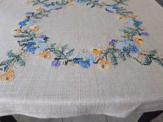 ヴィンテージ手刺繍花柄テーブルクロス、32インチ四方 - Etsy 日本