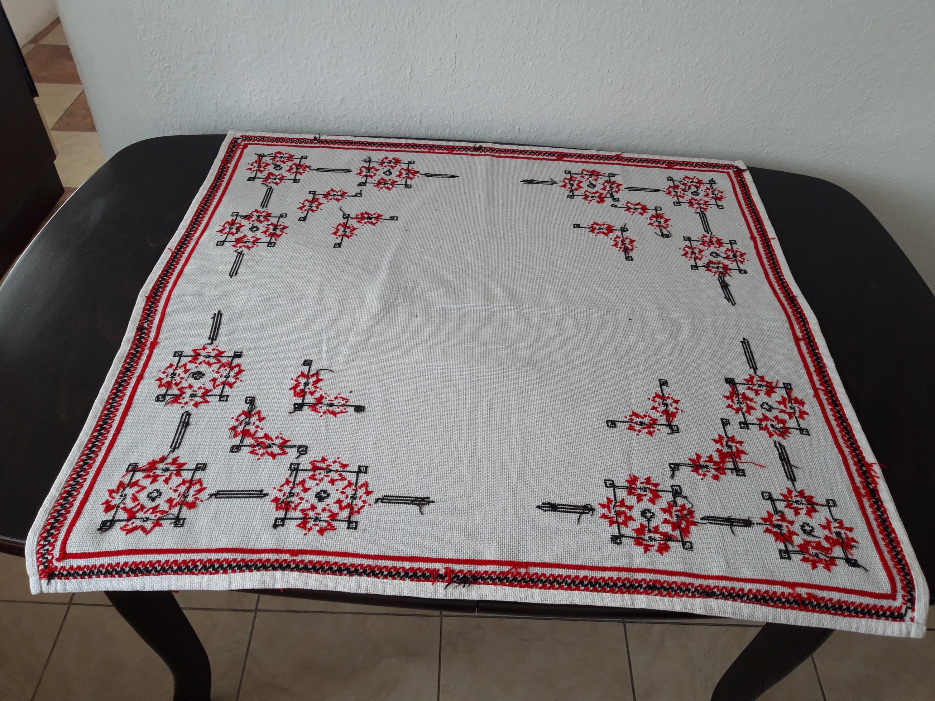 手刺繍コットンテーブルクロス：ブルガリアの民芸品、レトロな