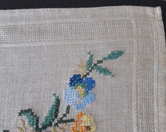 ヴィンテージ手刺繍花柄テーブルクロス、32インチ四方 - Etsy 日本