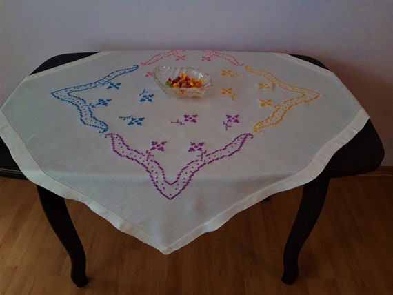 ヴィンテージ手刺繍コットンテーブルクロス：レトロな花柄装飾（35.4 x