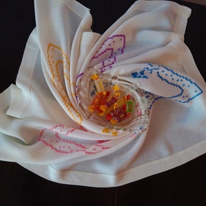 Vintage Hand Embroidered Cotton Tablecloth: Retro Floral Decor (35.4 x 39.3 in)