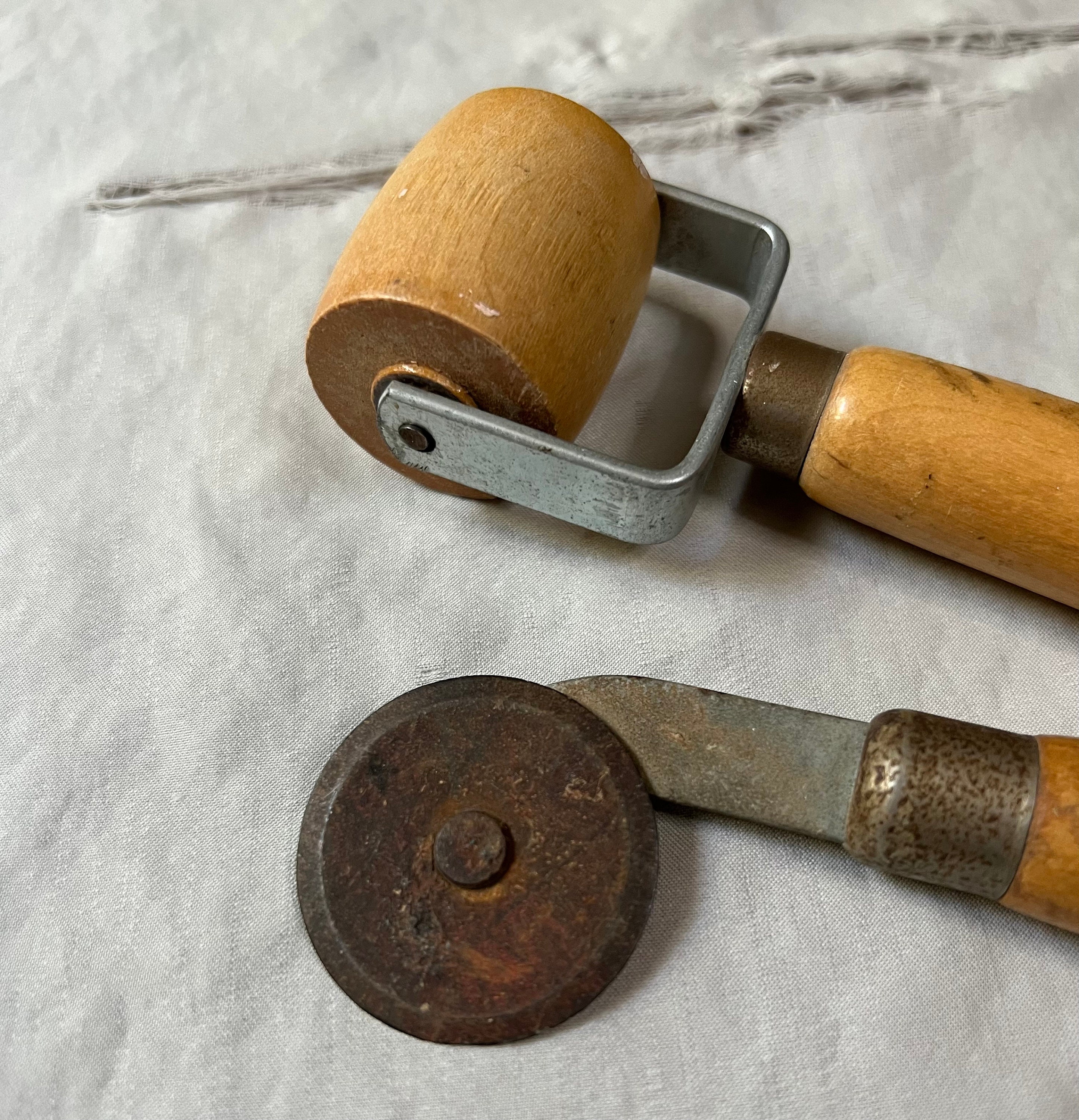 Hyde 30250 Hardwood Roller 1-1/4 Flat 2-in-1 - DK Hardware Hyde 30250 Hardwood Roller 1-1/4 Flat 2-in-1 - DK Hardware