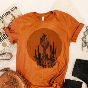 Damen Grafik T-Shirts | Kaktus-Shirt | Rodeo-Shirt | Western T-Shirt | Wüsten-T-Shirt | Wüsten Kaktus Shirt | Cowboy-Shirt | Western-T-Shirt