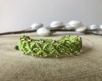 Makramee-Armband aus geflochtenem Garn, verstellbares Makramee-Armband, geflochtenes Garnarmband für Mädchen, Armband mit Goldperlen, Makramee-Armband für Damen