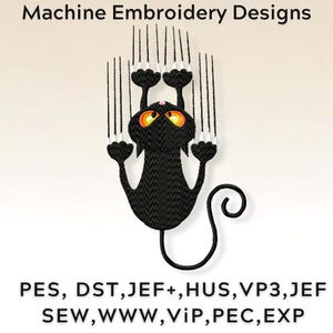 Op de afbeelding: Borduurontwerp van een zwarte kat met oranje ogen, hangend ondersteboven met zijn klauwen uitgestoken. Het ontwerp is beschikbaar in meerdere formaten: PES, DST, JEF+, HUS, VP3, JEF, SEW, WWW, VIP, PEC, EXP.