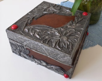 Joyero de madera con detalles en latón | Caja de joyería de la vendimia | Caja de madera 1955
