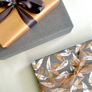 Wrapping Paper Eye-catching Delicate Texture Paper Seasonal Gifts Packing  Papers for Party Brown Paper 