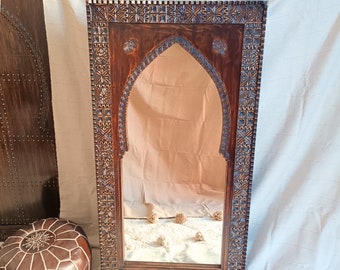 Rustikaler brauner marokkanischer großer handgeschnitzter Holzspiegel – dekorativer antiker Wanddekorspiegel – Bodenspiegel im Vintage-Stil aus massivem Hartholz