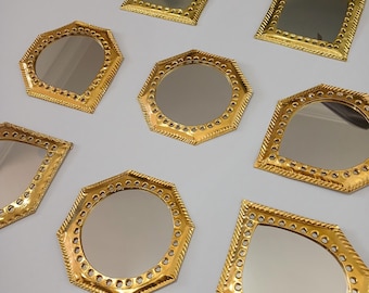 Set aus Messing-Wandspiegeln, handgefertigte kleine Spiegel zur Wanddekoration, kleine Wandspiegel, kleiner dekorativer Spiegel, kleiner Messingspiegel.