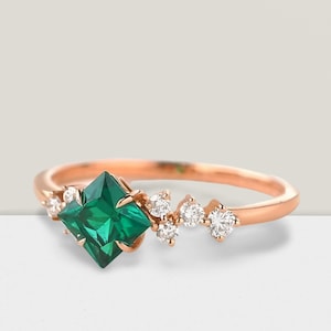 Emerald Ring Vintage, Natural Emerald Ring with Diamond, Emerald engagement ring, Sterling Silver, Dainty Emerald Ring, Antique Emerald Ring