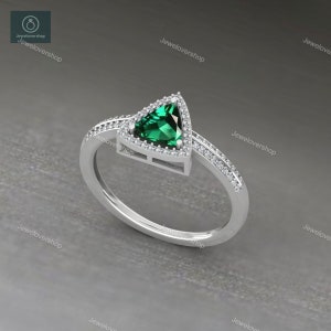 Art Deco Emerald Ring: Trillion Green Stone, Sterling Silver