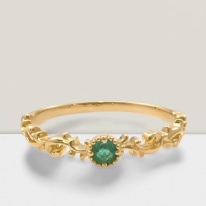 Emerald stacking ring, emerald ring, Round emerald, dainty emerald ring, dainty promise ring, 14k emerald ring, natural emerald ring
