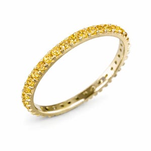 Anillo de eternidad de oro amarillo de 14 quilates: zafiro amarillo de 2 mm, piedra natal de septiembre.