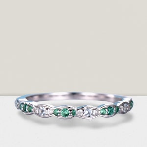 Smaragd Art-Deco-Band Sterling Silber kann Birthstone CZ Smaragd Eternity Stacking Ring Smaragd Ehering Smaragdring Silber Geschenk für sie
