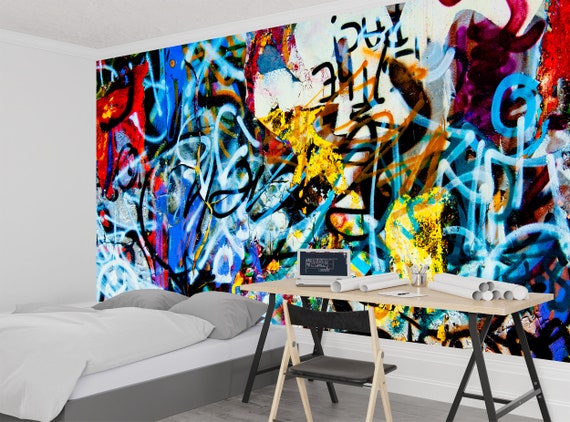 PAPEL PINTADO JUVENIL CON FIRMAS DE GRAFITI - Papel & Deco