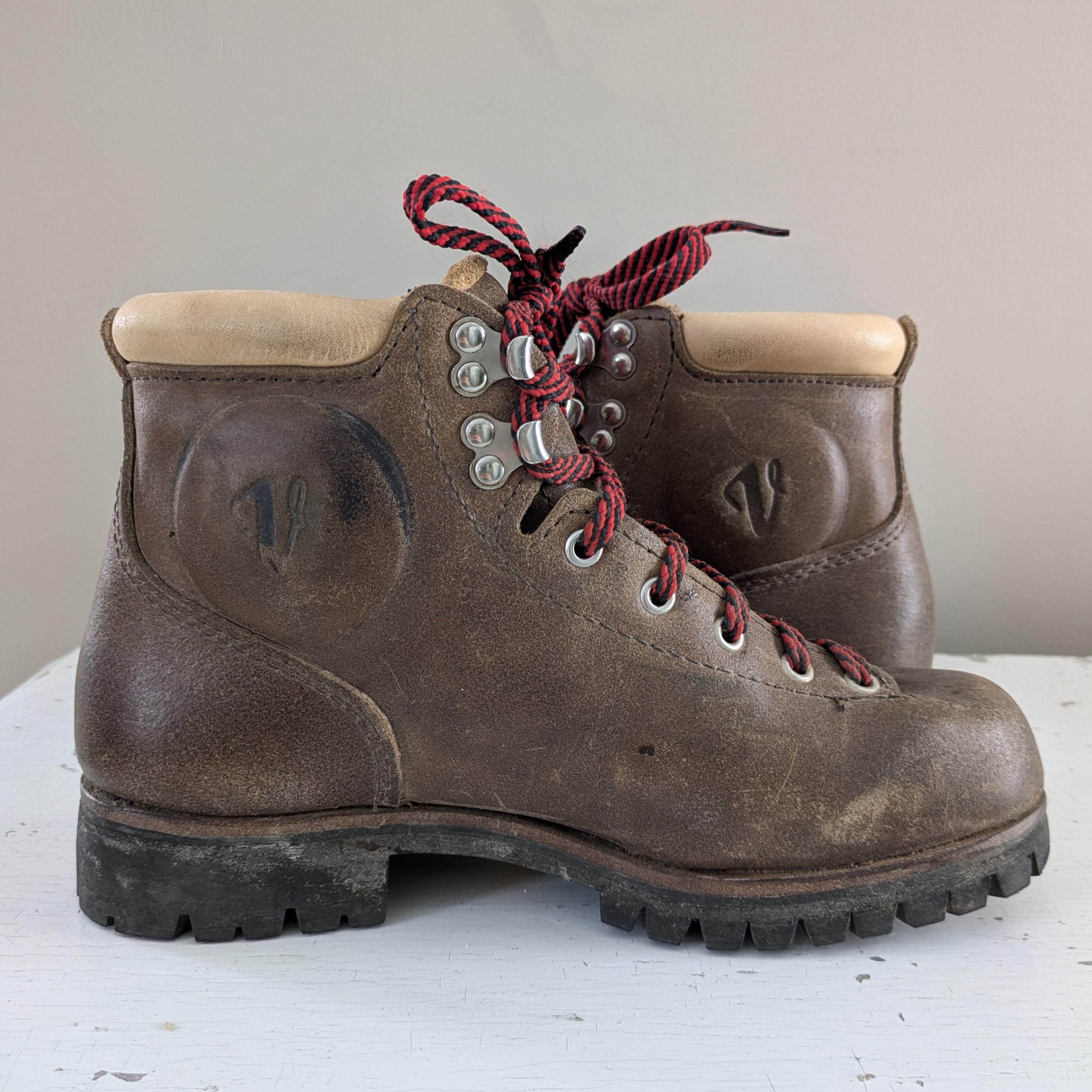 Vtg Vasque 8M Boots Leather Mountaineering Hiking Trail Brown Vibram Soles Italy s-l1200.jpg main image 4