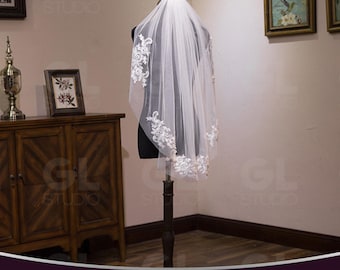 Short Fingertip Bridal Veil, Lace Trim Wedding Veil, Gorgeous Bridal Veil, Embroidery Veil