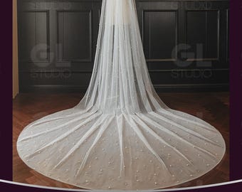 Cathedral Scalloped Beaded Edge Wedding Veil, Long Bridal Veil with Comb, Scattered Pearls Veil, Veil 1 Tier, Veil Pearls Edge Handmade