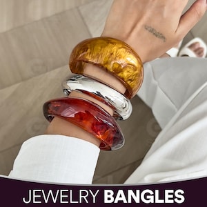 Resin Bangle, Chunky Resin bracelet, Wide Bracelet, Alloy Bangle, Vintage Jewellery,Carved Organic Resin,Statement Bangle,Stacking Jewellery