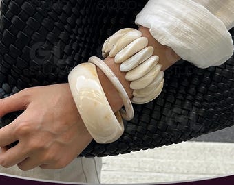 Brazalete de resina, Brazalete grueso de resina, Brazalete ancho, Brazalete de resina, Joyas apilables, Joyas vintage, Resina orgánica tallada, Conjunto de brazaletes