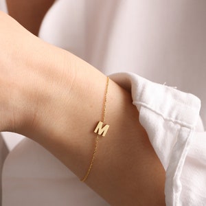 Personalized Letter Bracelet, Alphabet Bracelet, Custom Initial Bracelet, Family Initial Bracelet, Bridesmaid Bracelet Gift, Bridal Jewelry