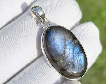 Blue Labradorite Cabochon Pendant: 925 Sterling Silver, 25x16 mm