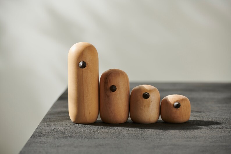 Objet décoratif en bois naturel, ensemble de 4, bois minimal, oiseau en bois, cadeau pour les enfants, décoration de table basse, cadeau bio fait main image 2