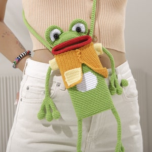 Frog Crochet Phone Bag, Fun Phone Pouch, Cute Frog Phone Holder, Crochet Cell Phone Bag, Women Crochet Purse, Phone Bag with Strap zdjęcie 7