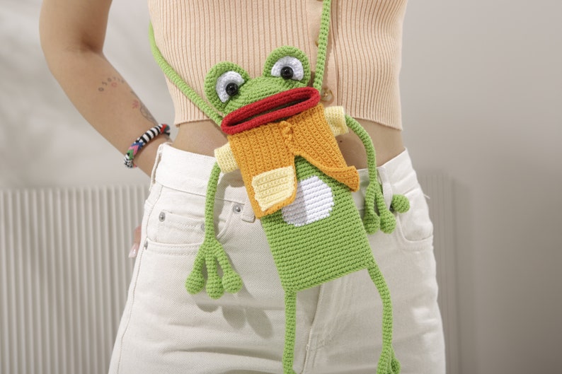 Frog Crochet Phone Bag, Fun Phone Pouch, Cute Frog Phone Holder, Crochet Cell Phone Bag, Women Crochet Purse, Phone Bag with Strap zdjęcie 7