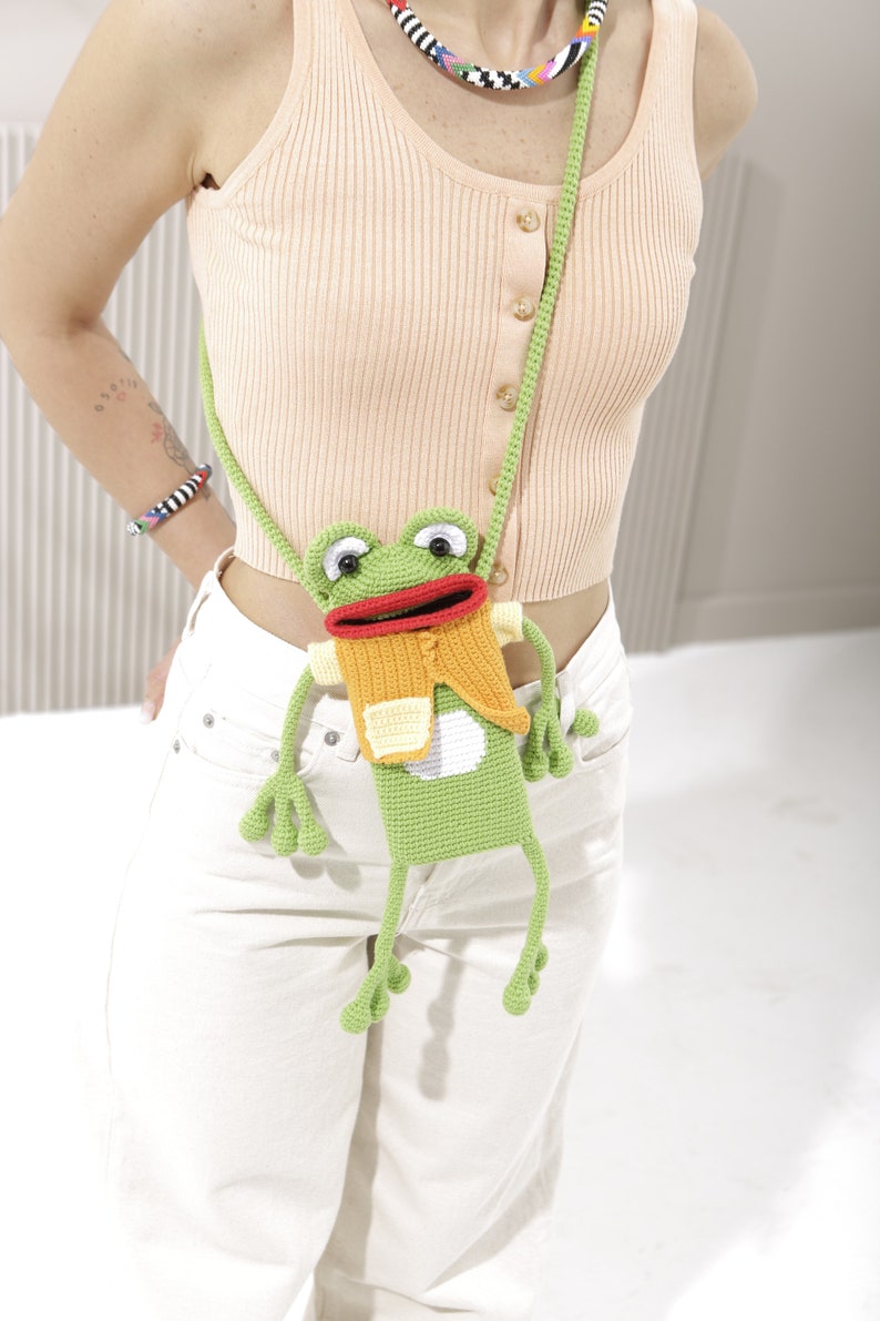 Frog Crochet Phone Bag, Fun Phone Pouch, Cute Frog Phone Holder, Crochet Cell Phone Bag, Women Crochet Purse, Phone Bag with Strap zdjęcie 5