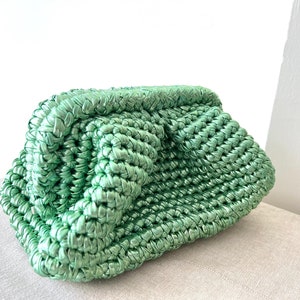 Clutch verde metalizado, bolso metálico, clutch verde brillante, bolso nube verde, bolso de noche, clutch tejido a mano, clutch navideño