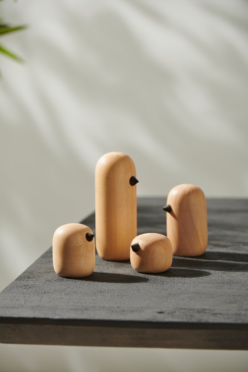 Objet décoratif en bois naturel, ensemble de 4, bois minimal, oiseau en bois, cadeau pour les enfants, décoration de table basse, cadeau bio fait main image 6