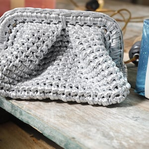 Pochette au crochet métallique argentée faite main, pochette sac à main pour femme, sac à main de soirée pour femme, pochette tricotée à la main, sac à main femme