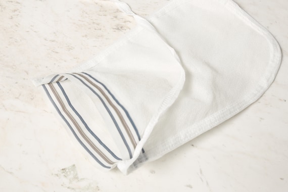 OUTLET / GUANTO da bagno esfoliante SILK, guanto da hammam, Kessa in seta  bianca, guanto in seta per spa e doccia, guanto esfoliante Kessa turco,  Silk Clean -  Italia