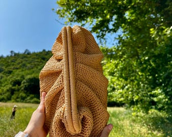 Pochette in rafia, borsetta estiva fatta a mano per matrimoni, pochette in paglia a forma di raviolo, pochette chic da spiaggia, borsa intrecciata da donna, pochette PLIONA