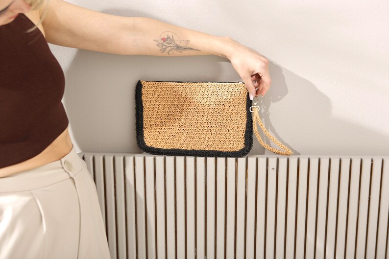 Straw Wallet CLUTCH, Raffia Envelope Coach, Natural Hand-Knitted Clutch, Crochet Raffia Clutch, Straw Clutch, Crochet Clutch image 5