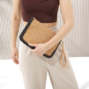 Straw Wallet CLUTCH, Raffia Envelope Coach, Natural Hand-Knitted Clutch, Crochet Raffia Clutch, Straw Clutch, Crochet Clutch image 1