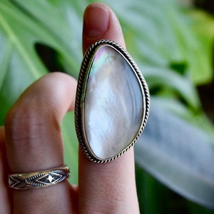 Mother of Pearl & Sterling Silver Triple Band Statement Ring - Size 5.5