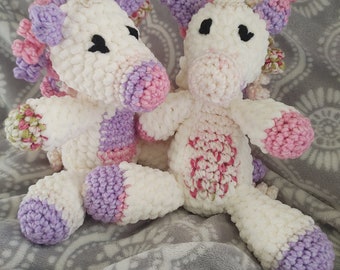 Unicornios tejidos a crochet por Rosie