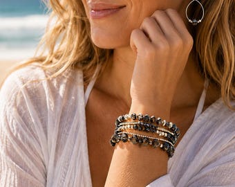 Schmuckset „Coastal Smoke“ – Armband-Set mit Perlen in Silber und Bronze + passende Tropfenohrringe | Strand-Chic-Schmuck | Geschenkidee für Sie