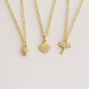 Zierliche Gold Strand Anhänger Halskette - Palme, Muschel & Muschel Halsketten - 18K Vergoldete Halskette Minimalistisches Geschenk für Sie