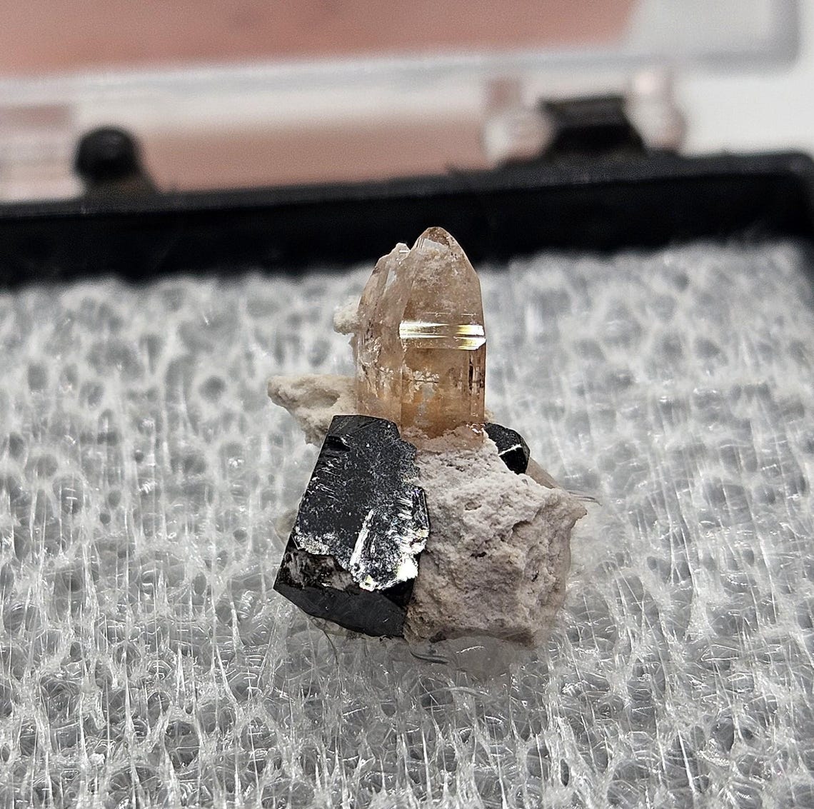 Bixbite With Topaz on Rhyolite, Thomas Range, Juab County, Utah - Etsy